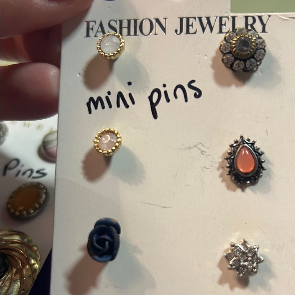 Assorted Mini Pins Sets - Picture 3 of 6